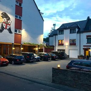 Hotel & Weinhaus Zum Schwarzen Baeren